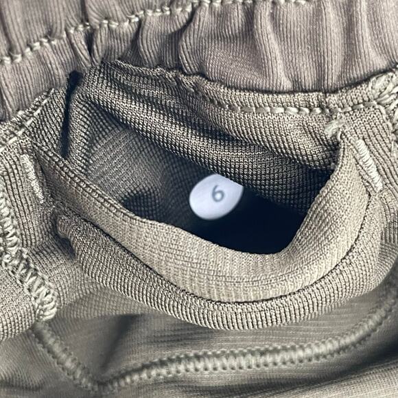 Lululemon Hotty Hot Shorts Long 4" Dark Olive Army Green Running Athletic Size 6 - Picture 6 of 12